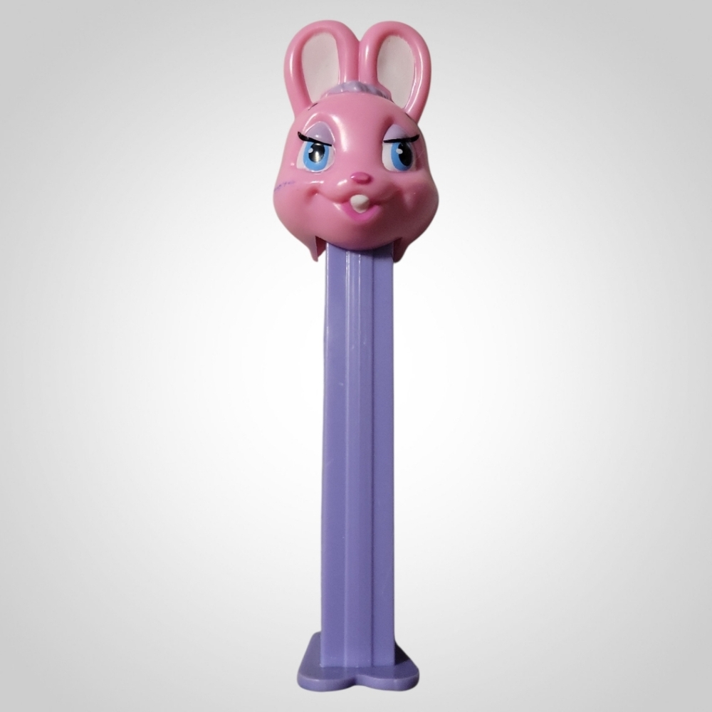 1 Vtg 98 PEZ Easter Bunny Rabbit Pink White Footed Candy Dispenser